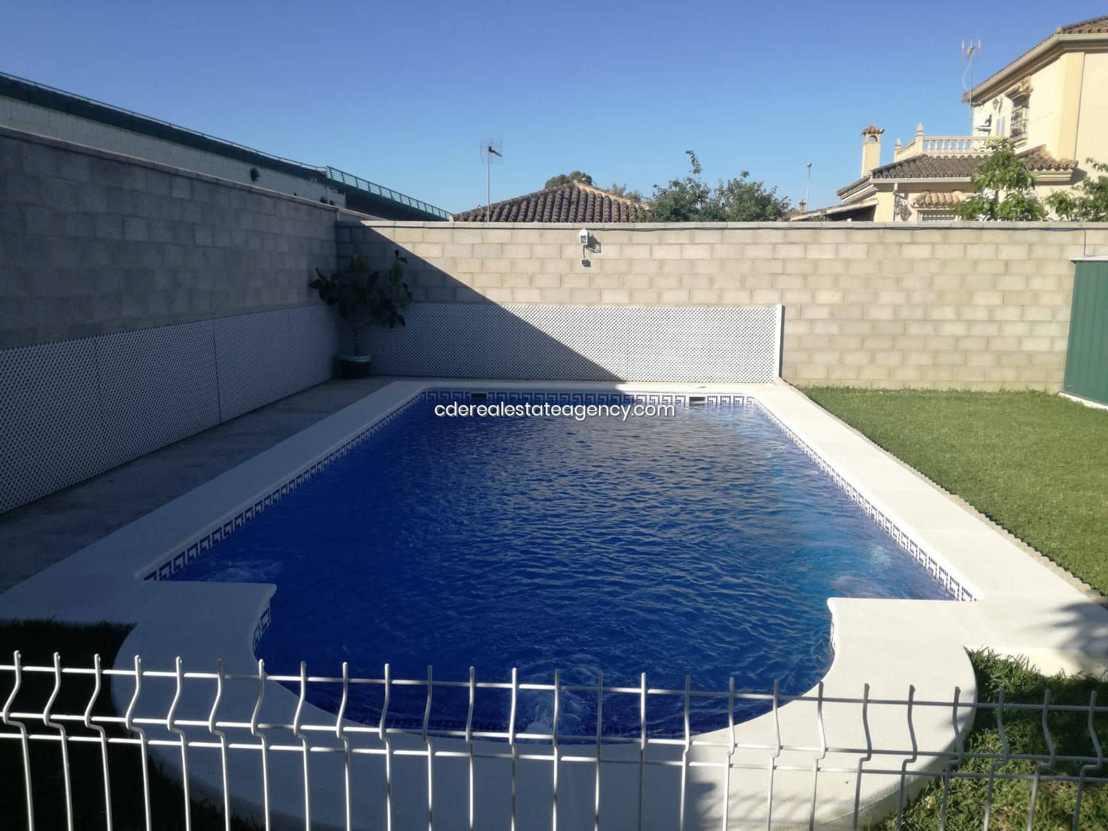 3 soveværelse Villa til leje i El Puerto de Santa Maria med swimmingpool garage - € 1.800 (Ref: 9317215)