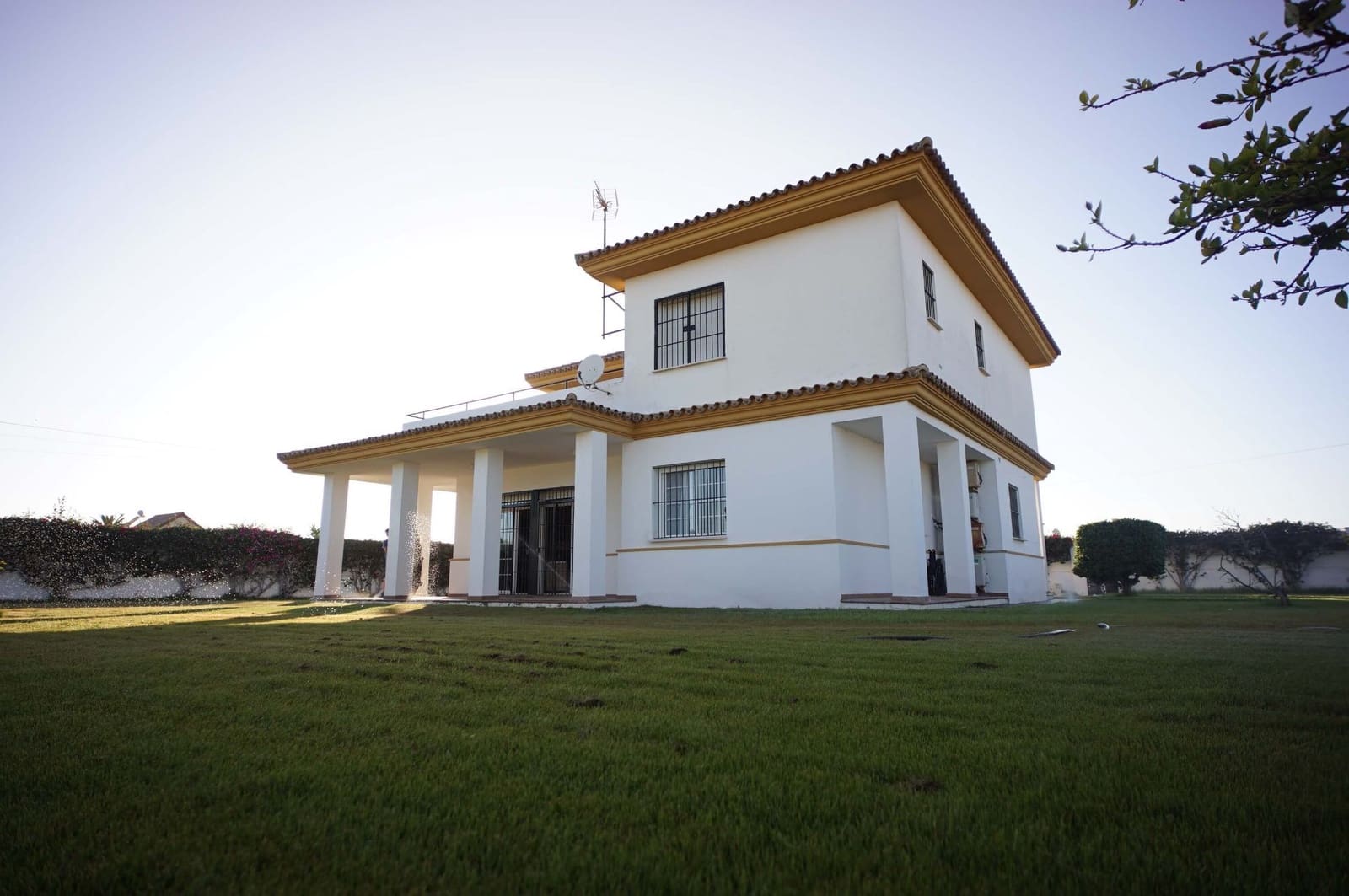 5 bedroom Villa for rent in Chipiona with pool garage - € 2,400 (Ref: 9317216)