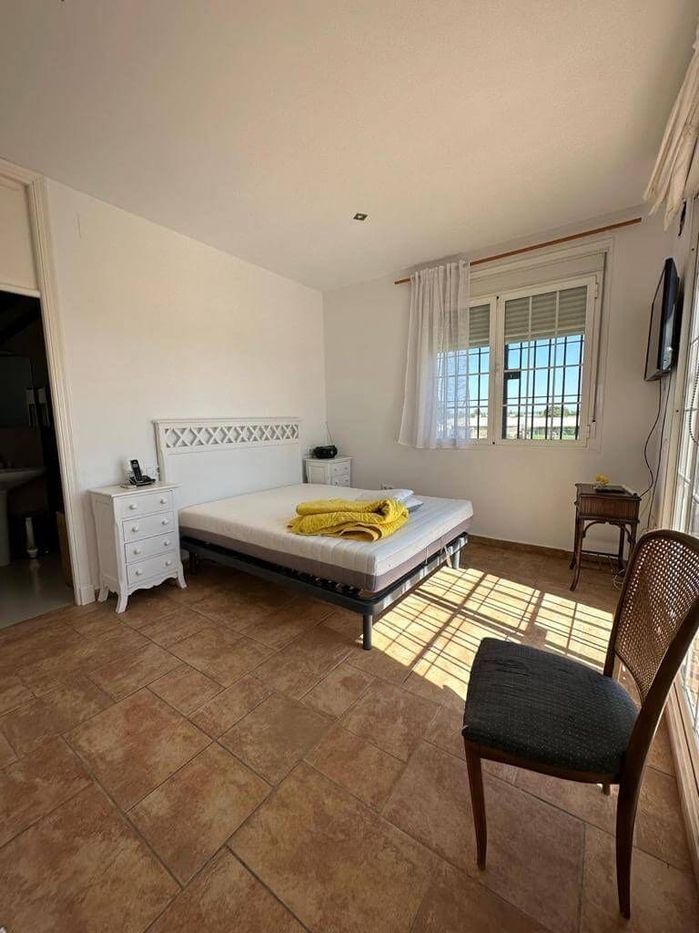 5 bedroom Villa for rent in Chipiona with pool garage - € 2,400 (Ref: 9317216)