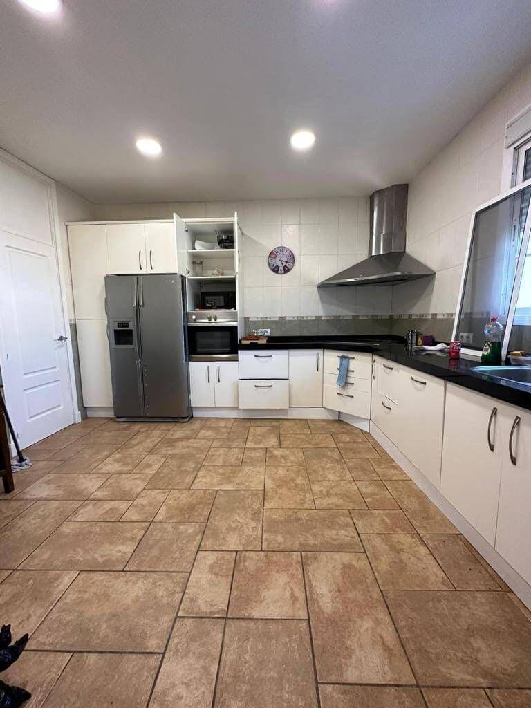 5 bedroom Villa for rent in Chipiona with pool garage - € 2,400 (Ref: 9317216)