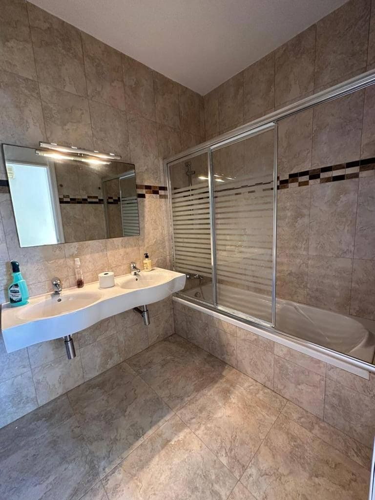 5 bedroom Villa for rent in Chipiona with pool garage - € 2,400 (Ref: 9317216)