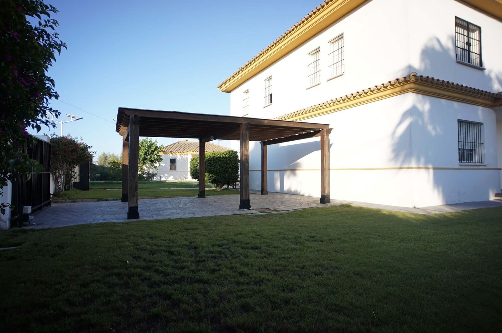 5 bedroom Villa for rent in Chipiona with pool garage - € 2,400 (Ref: 9317216)