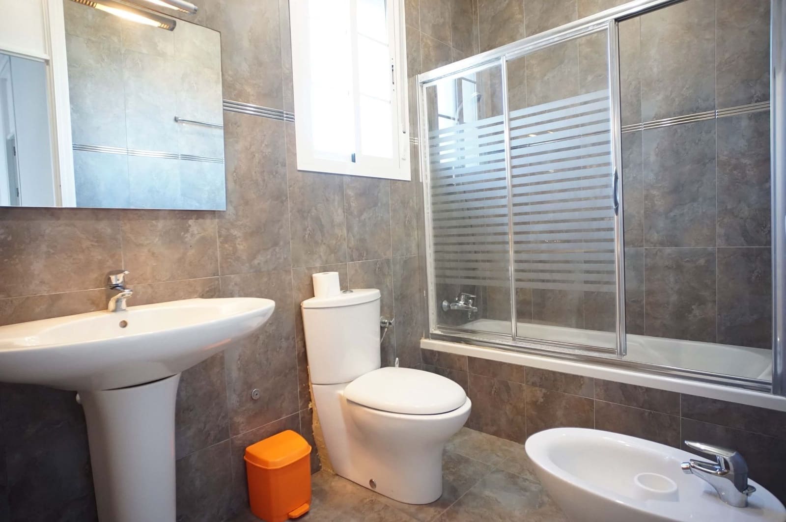 5 bedroom Villa for rent in Chipiona with pool garage - € 2,400 (Ref: 9317216)