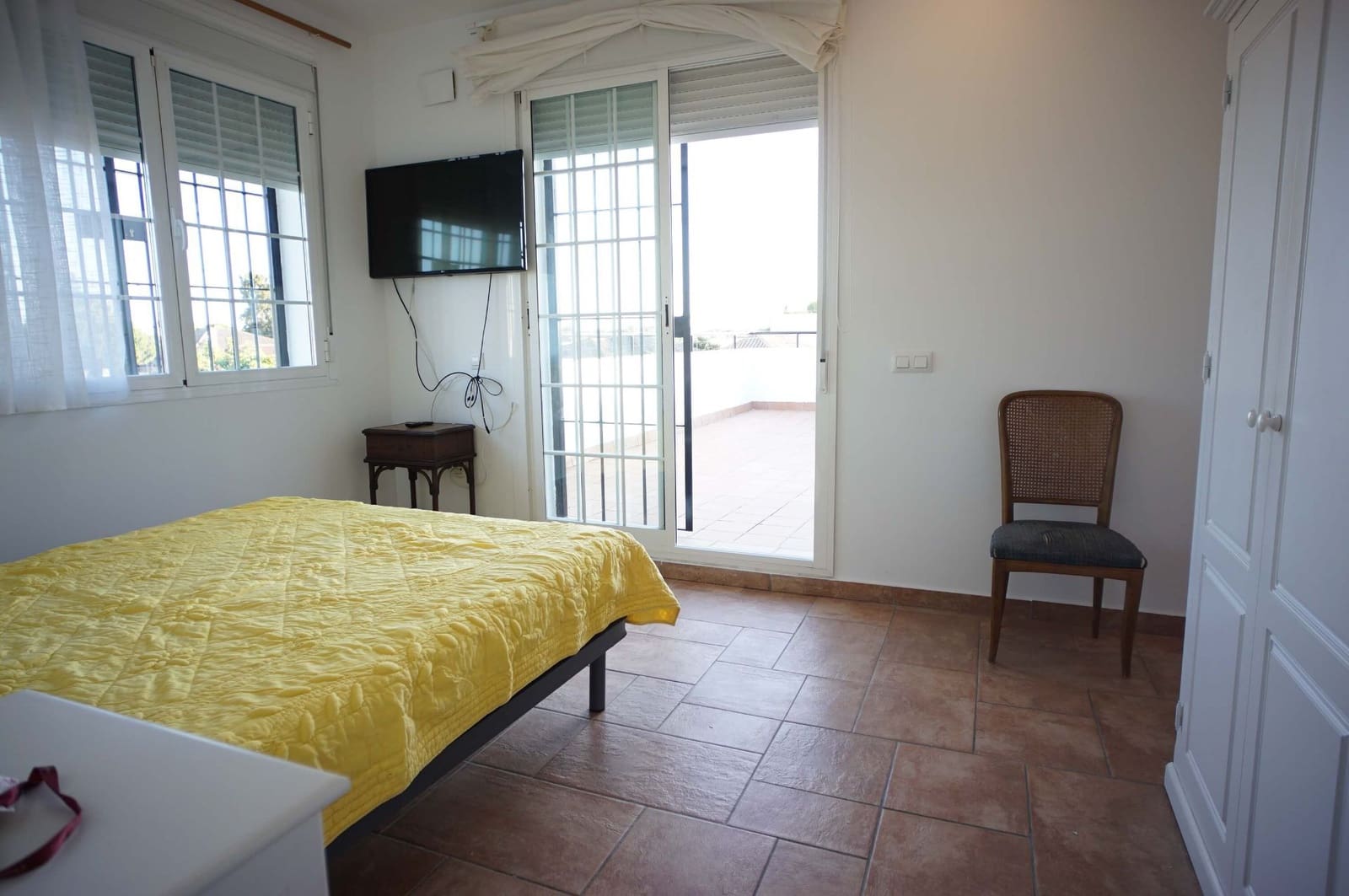 5 bedroom Villa for rent in Chipiona with pool garage - € 2,400 (Ref: 9317216)