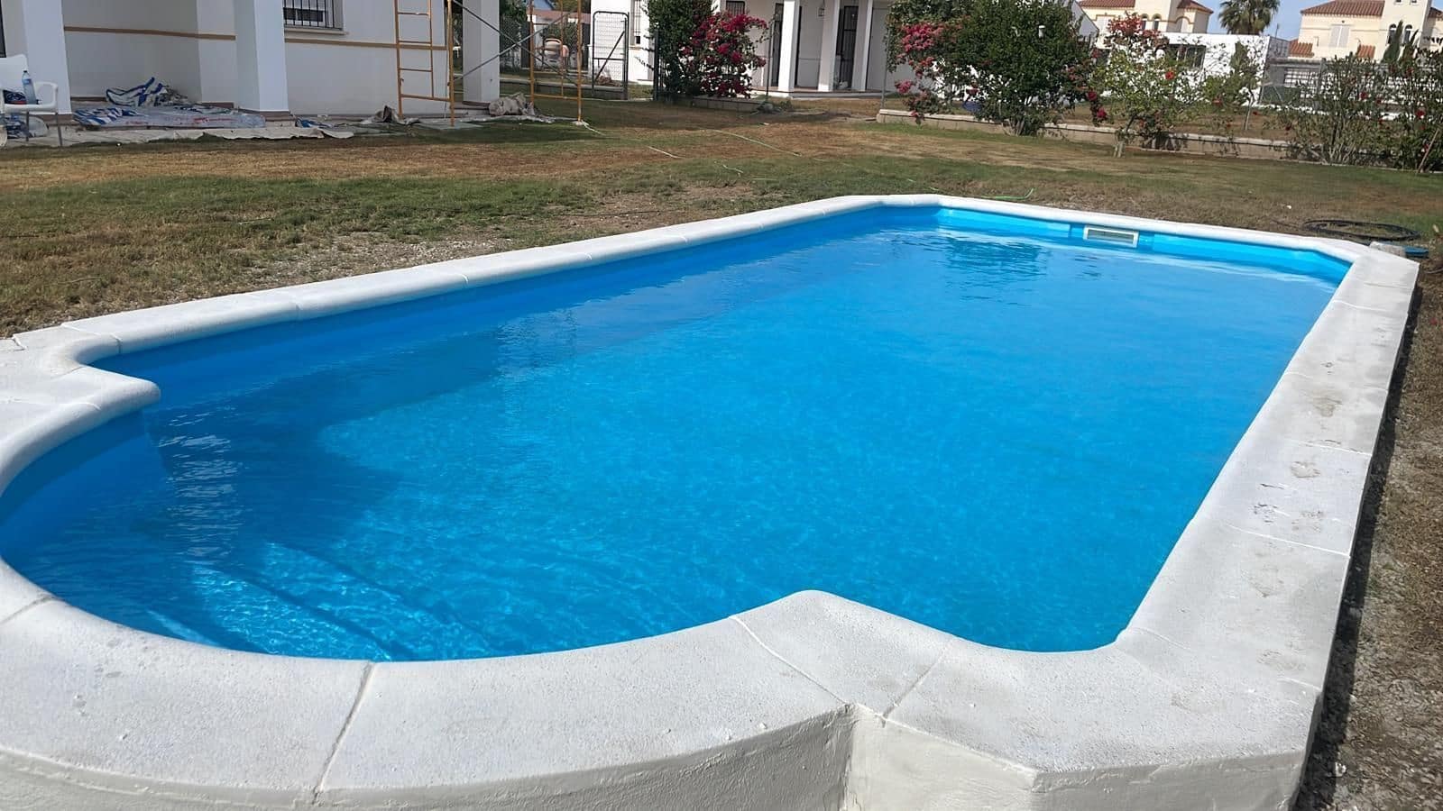 5 bedroom Villa for rent in Chipiona with pool garage - € 2,400 (Ref: 9317216)