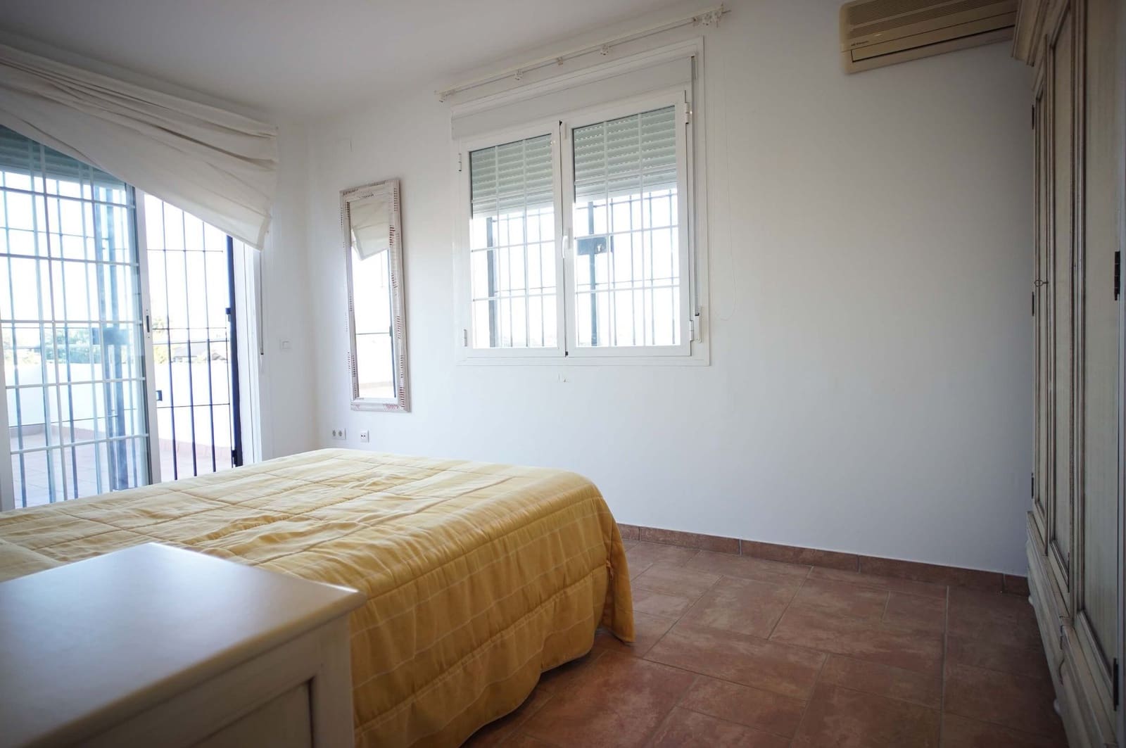 5 bedroom Villa for rent in Chipiona with pool garage - € 2,400 (Ref: 9317216)