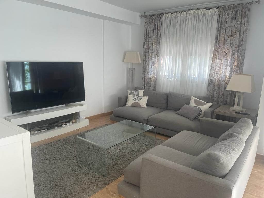 6 bedroom Villa for rent in El Puerto de Santa Maria with pool garage - € 2,800 (Ref: 9317217)