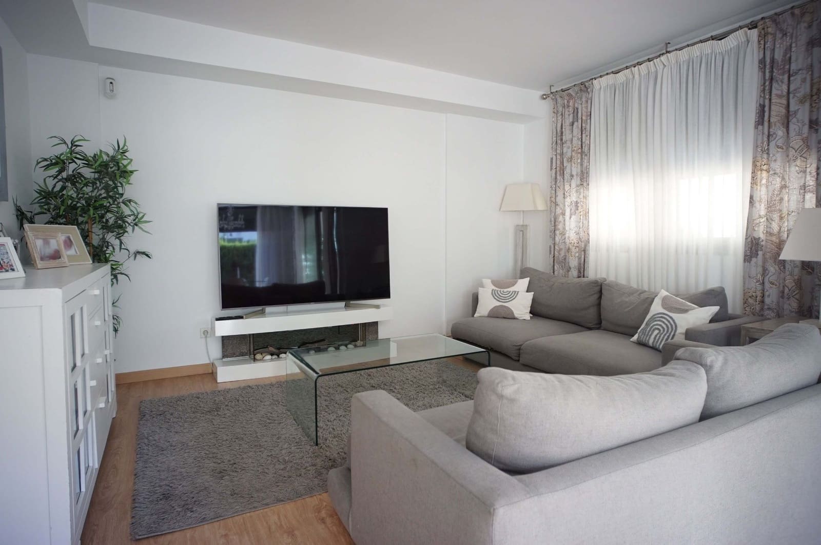 6 bedroom Villa for rent in El Puerto de Santa Maria with pool garage - € 2,800 (Ref: 9317217)