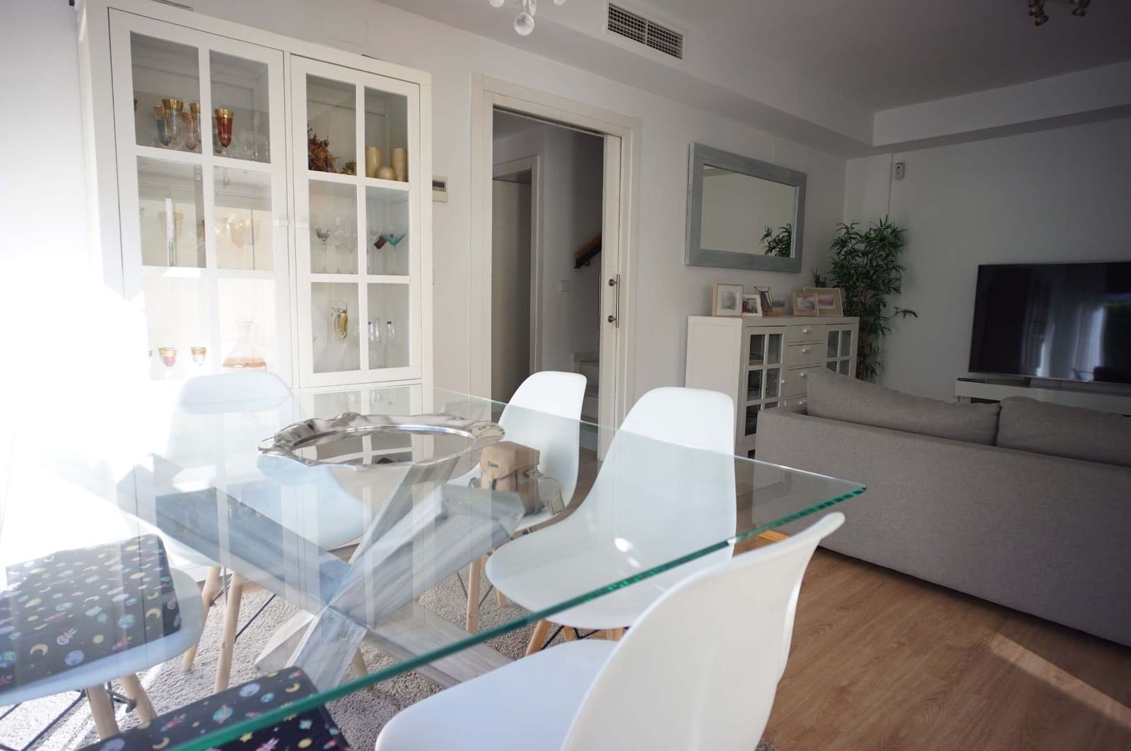 6 bedroom Villa for rent in El Puerto de Santa Maria with pool garage - € 2,800 (Ref: 9317217)