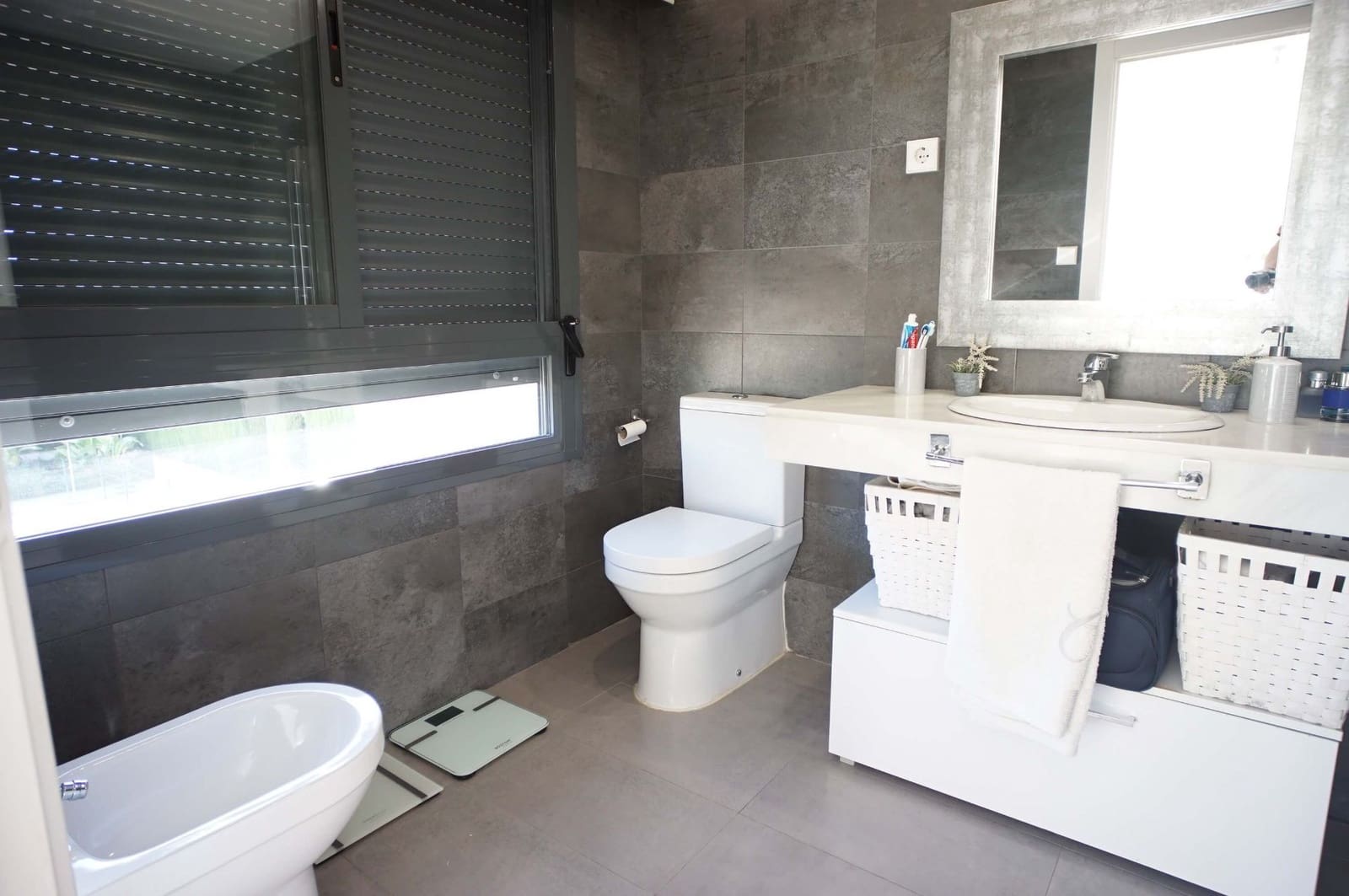 6 bedroom Villa for rent in El Puerto de Santa Maria with pool garage - € 2,800 (Ref: 9317217)