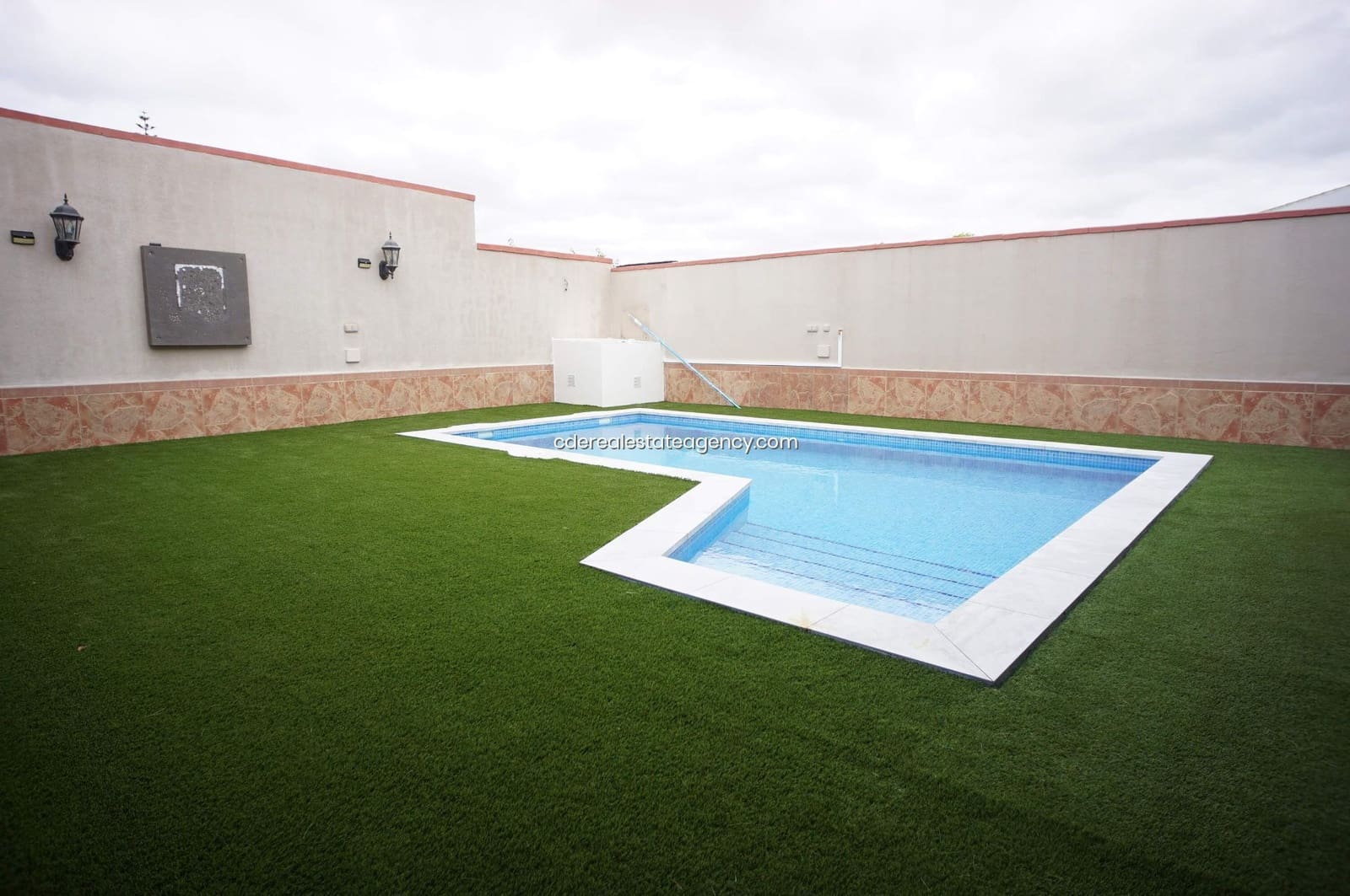 3 bedroom Villa for rent in El Puerto de Santa Maria with pool garage - € 2,500 (Ref: 9317218)
