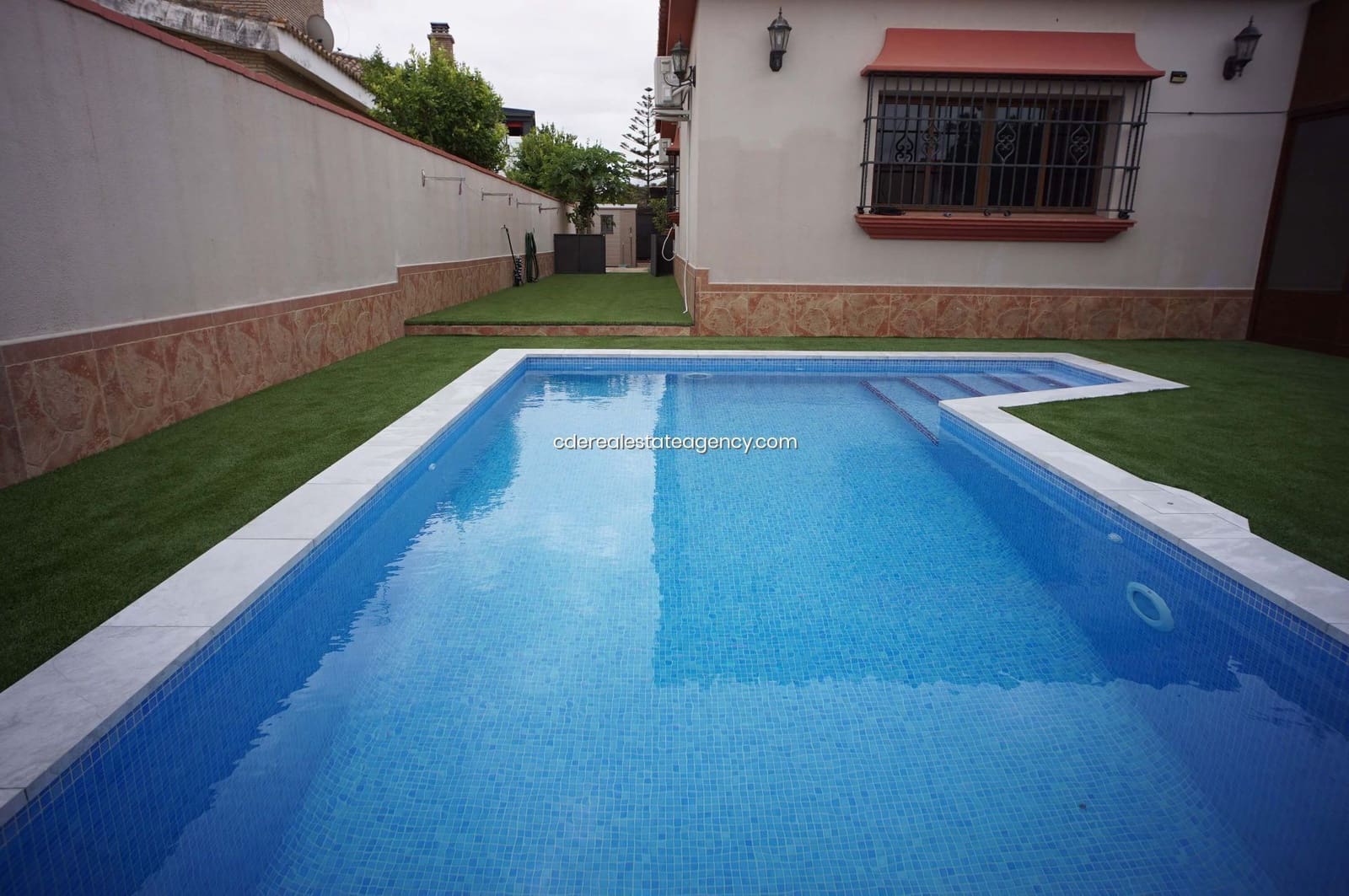 3 bedroom Villa for rent in El Puerto de Santa Maria with pool garage - € 2,500 (Ref: 9317218)