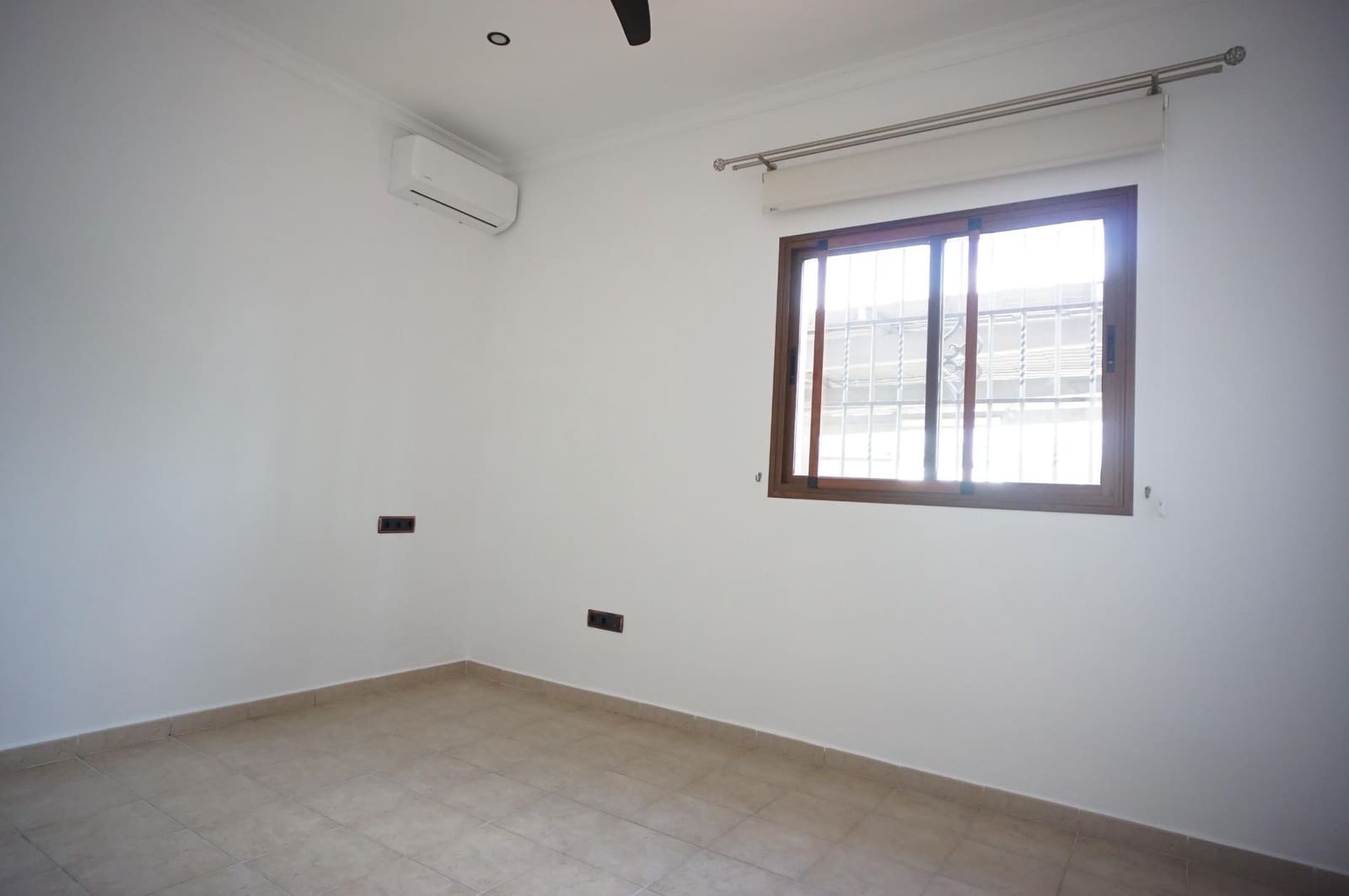 3 bedroom Villa for rent in El Puerto de Santa Maria with pool garage - € 2,500 (Ref: 9317218)