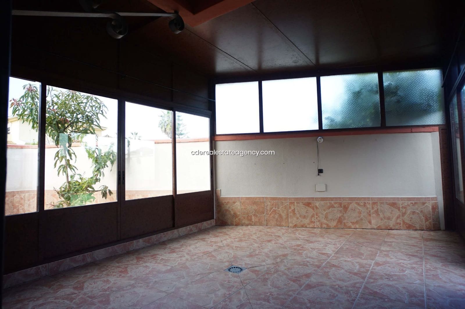 3 bedroom Villa for rent in El Puerto de Santa Maria with pool garage - € 2,500 (Ref: 9317218)