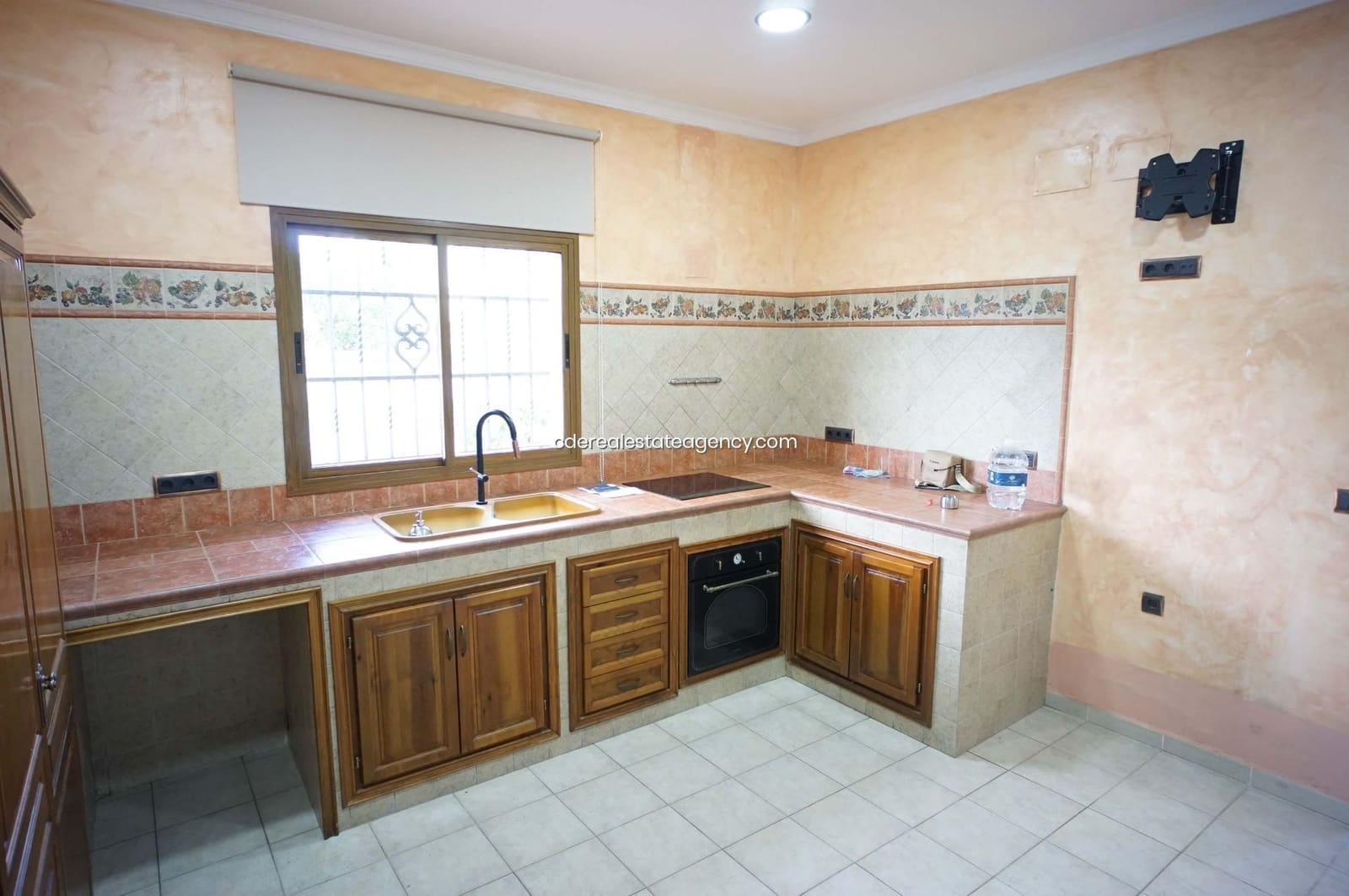 3 bedroom Villa for rent in El Puerto de Santa Maria with pool garage - € 2,500 (Ref: 9317218)