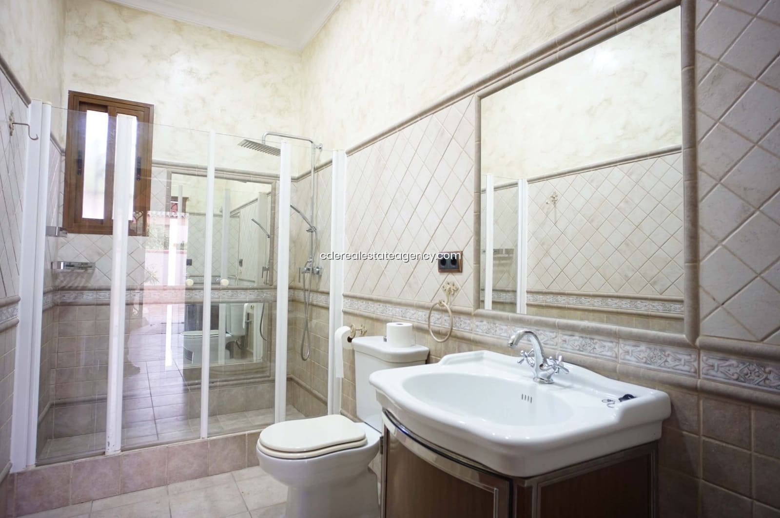 3 bedroom Villa for rent in El Puerto de Santa Maria with pool garage - € 2,500 (Ref: 9317218)