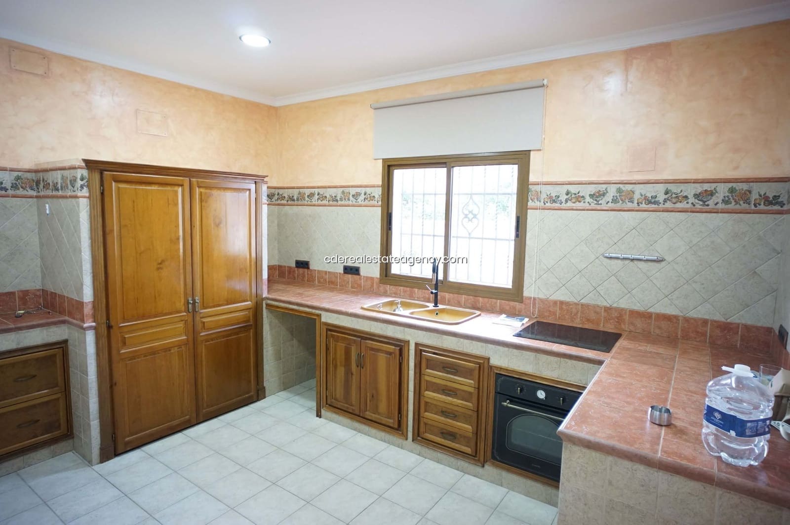 3 bedroom Villa for rent in El Puerto de Santa Maria with pool garage - € 2,500 (Ref: 9317218)