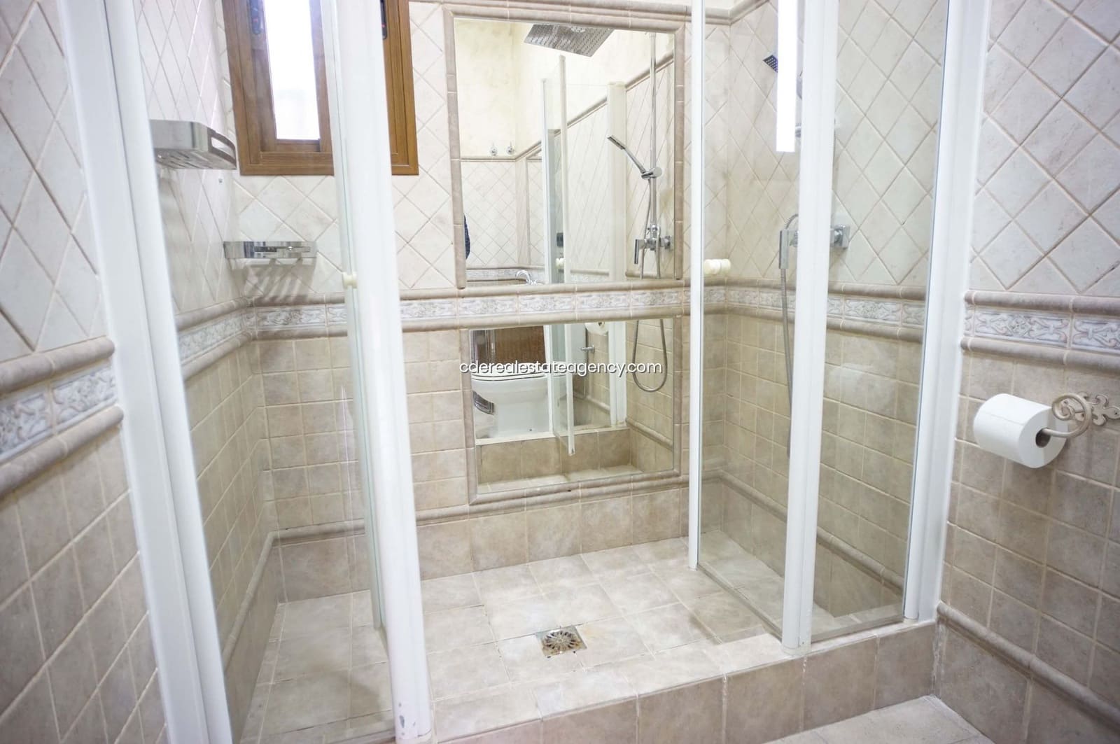 3 bedroom Villa for rent in El Puerto de Santa Maria with pool garage - € 2,500 (Ref: 9317218)