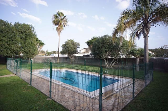 7 bedroom Villa for rent in Sanlúcar de Barrameda with pool garage - € 2,500 (Ref: 9317219)