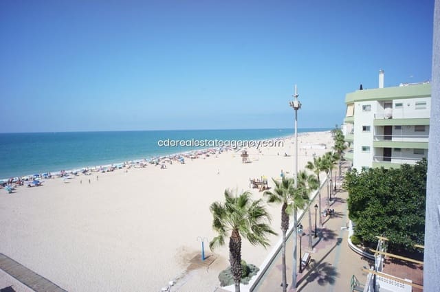 5 bedroom Villa for rent in Rota with pool garage - € 1,530 (Ref: 9317220)