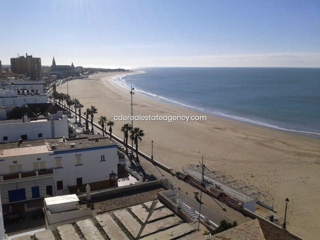 5 bedroom Villa for rent in Rota with pool garage - € 1,530 (Ref: 9317220)