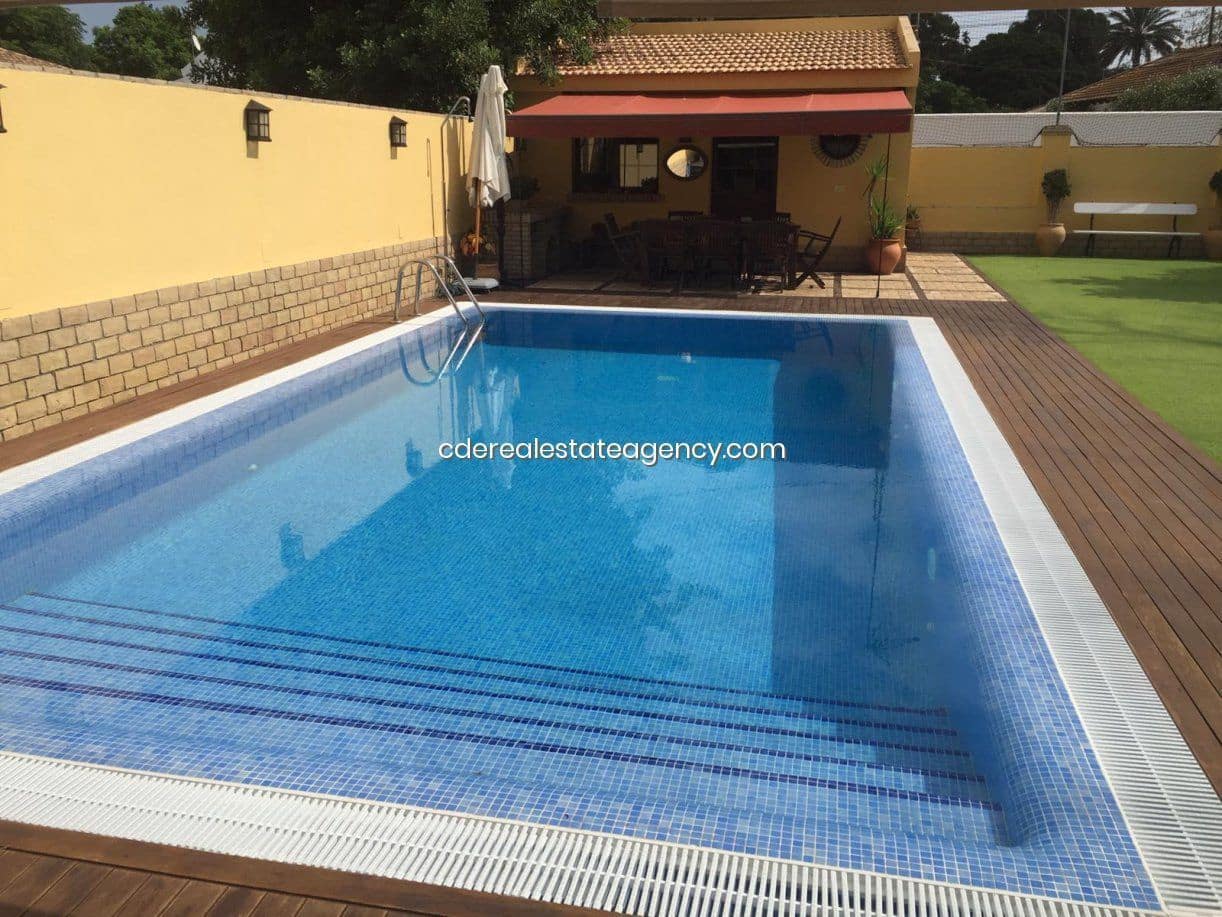 5 soveværelse Villa til leje i Rota med swimmingpool garage - € 1.530 (Ref: 9317220)