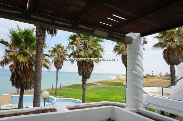 5 bedroom Villa for rent in Rota with pool garage - € 1,530 (Ref: 9317220)