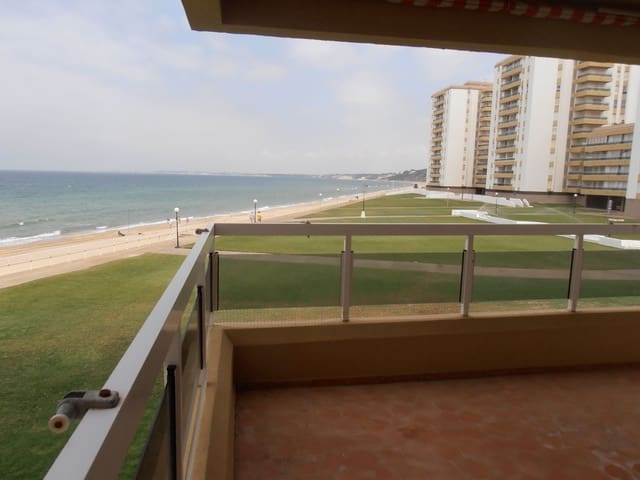 5 bedroom Villa for rent in Rota with pool garage - € 1,530 (Ref: 9317220)