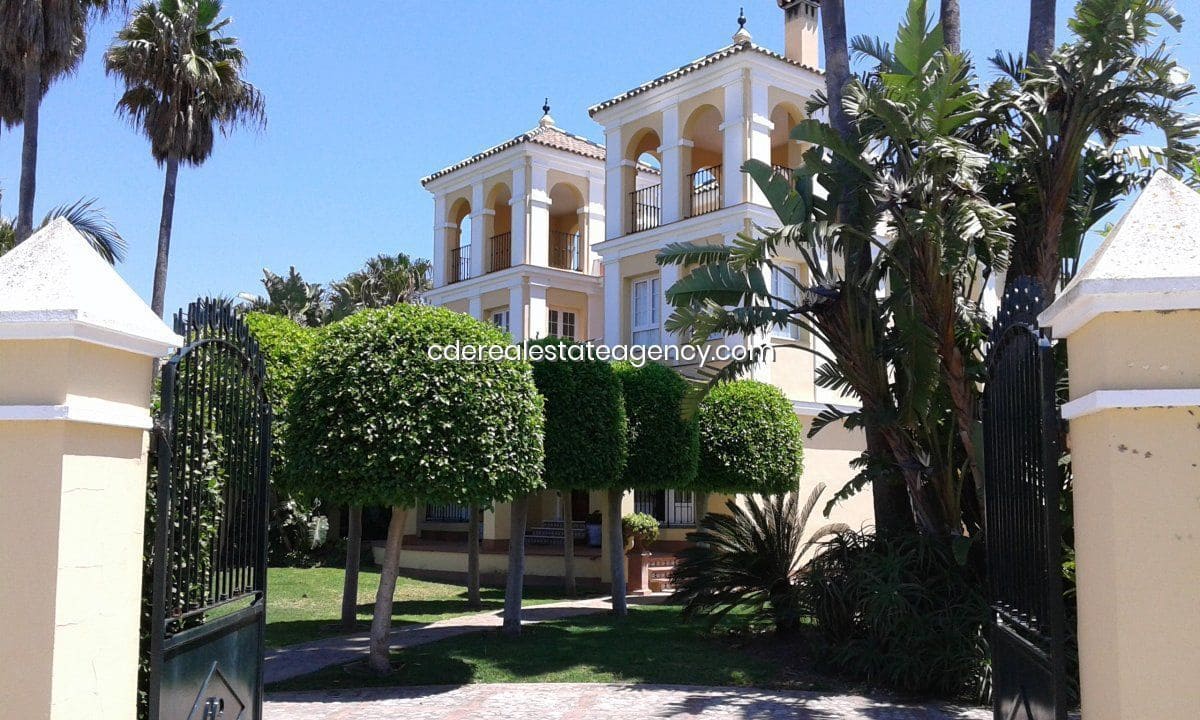 5 slaapkamer Villa te huur in Rota met zwembad garage - € 1.700 (Ref: 9317221)