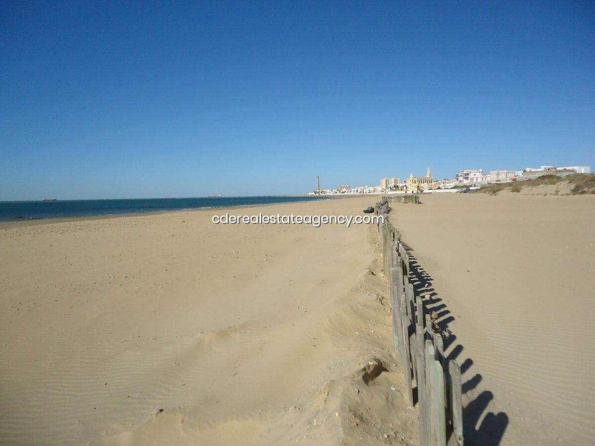 5 slaapkamer Villa te huur in Rota met zwembad garage - € 1.700 (Ref: 9317221)