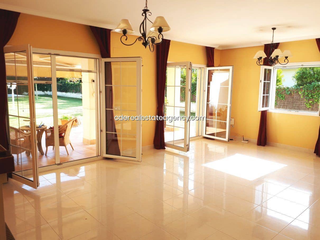 5 slaapkamer Villa te huur in Rota met zwembad garage - € 1.700 (Ref: 9317221)