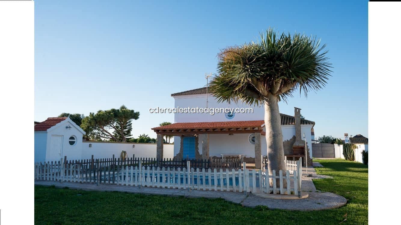 5 slaapkamer Villa te huur in Rota met zwembad garage - € 1.700 (Ref: 9317221)