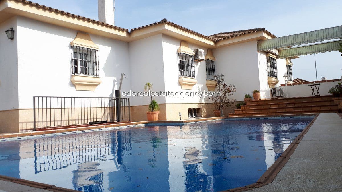 5 slaapkamer Villa te huur in Rota met zwembad garage - € 1.700 (Ref: 9317221)