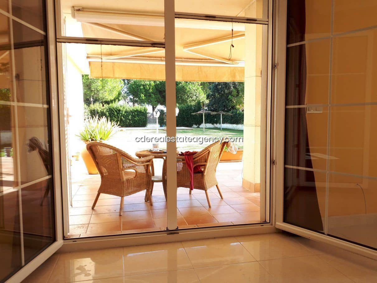 5 slaapkamer Villa te huur in Rota met zwembad garage - € 1.700 (Ref: 9317221)