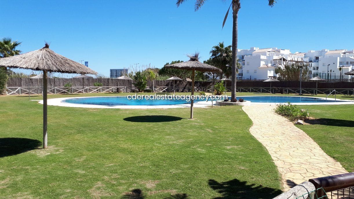 5 slaapkamer Villa te huur in Rota met zwembad garage - € 1.700 (Ref: 9317221)