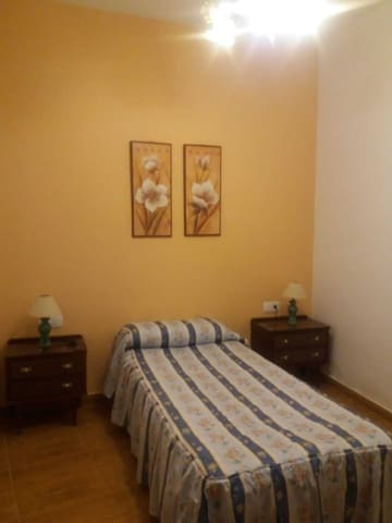 2 bedroom Villa for sale in Arroyomolinos de León - € 130,000 (Ref: 9325928)