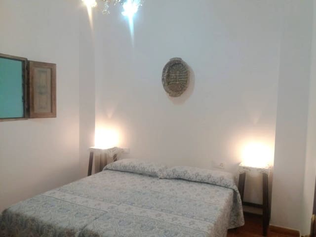 2 bedroom Villa for sale in Arroyomolinos de León - € 130,000 (Ref: 9325928)