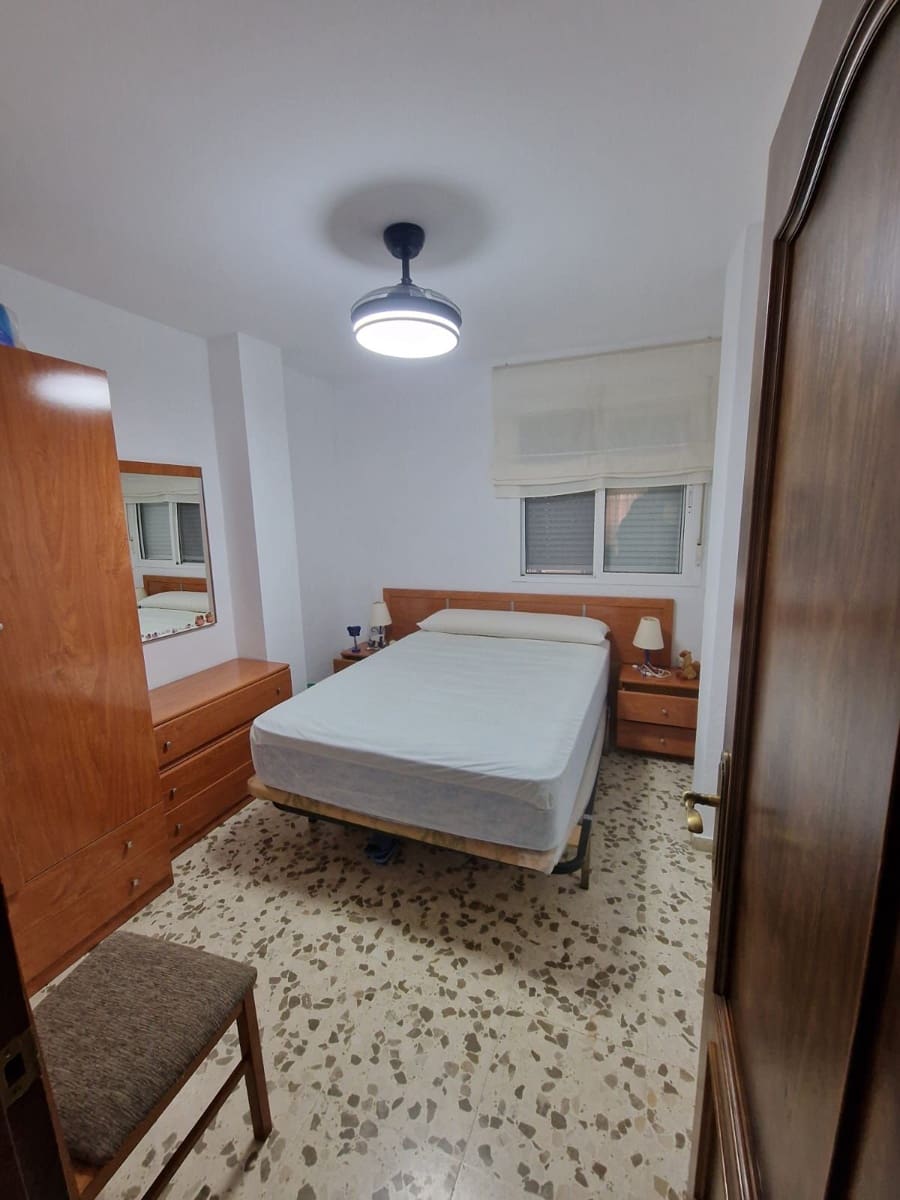 3 sovrum Lägenhet till salu i Rota - 170 000 € (Ref: 9512025)