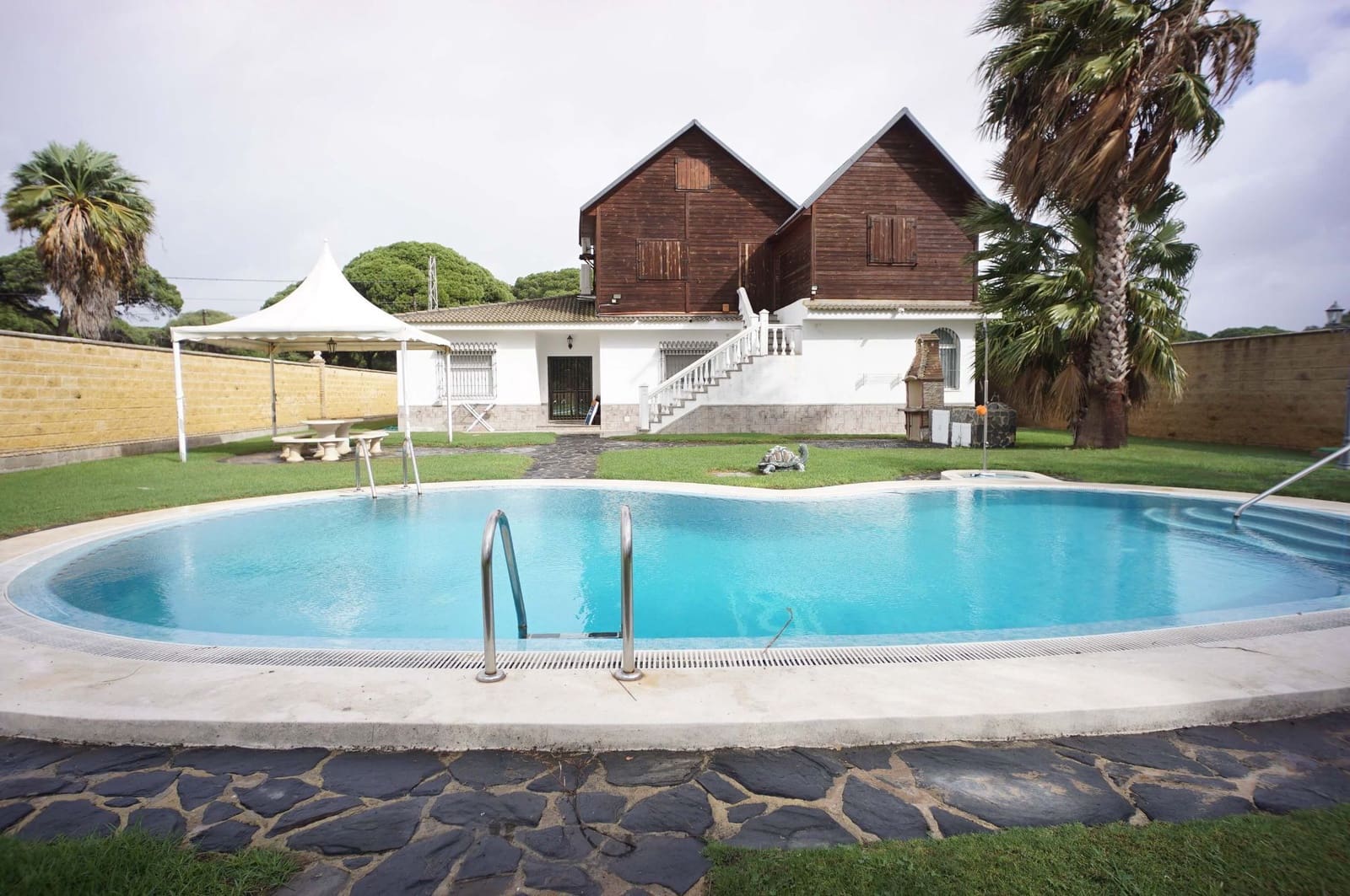 6 soverom Villa til leie i Chipiona med svømmebasseng garasje - € 2 500 (Ref: 9547540)