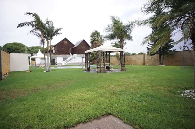 6 soverom Villa til leie i Chipiona med svømmebasseng garasje - € 2 500 (Ref: 9547540)