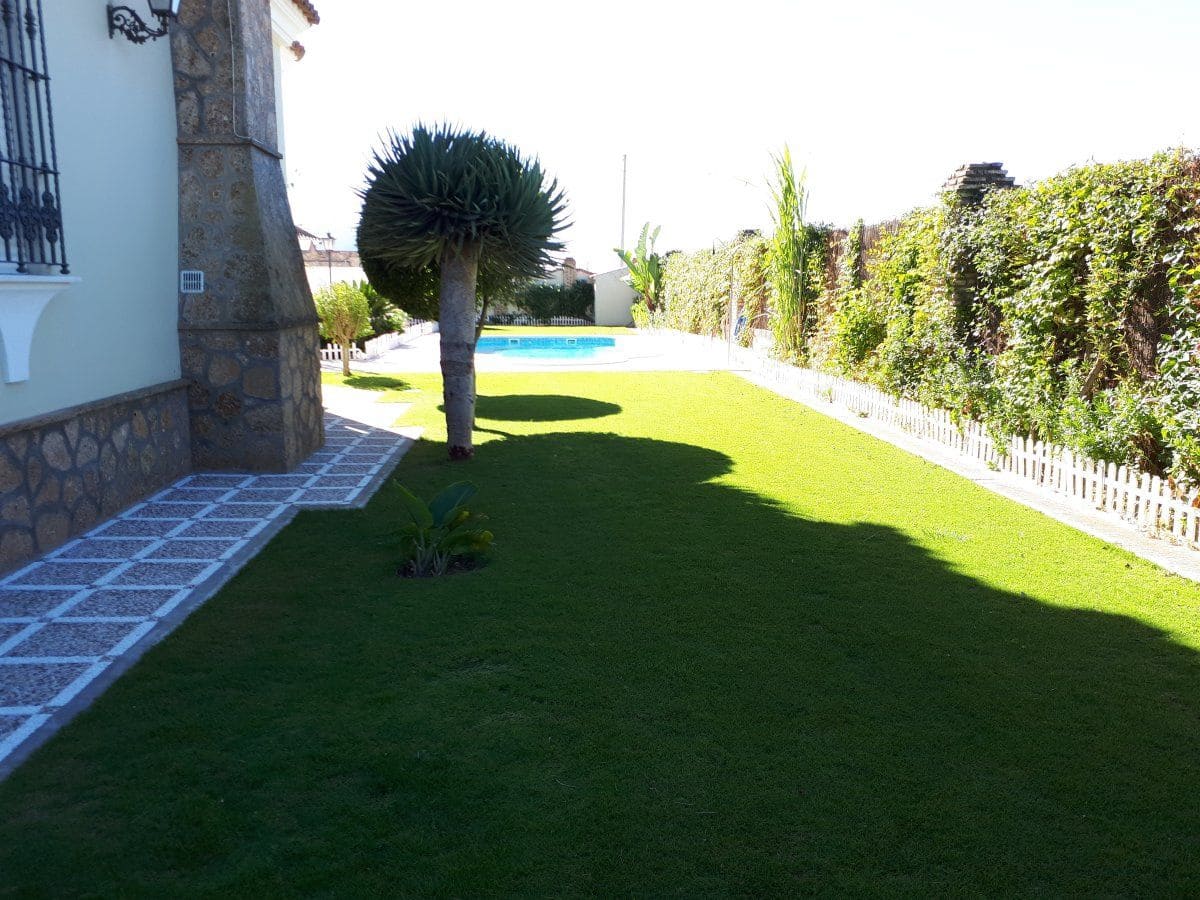 4 camera da letto Villa da affittare in Chipiona con piscina garage - 2.500 € (Rif: 9547541)