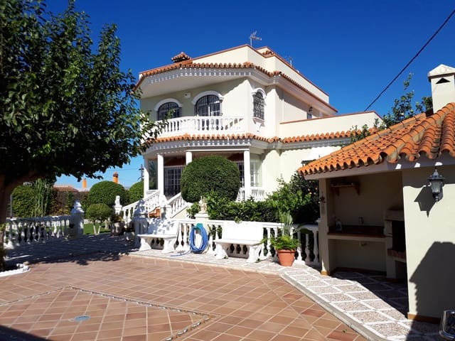 4 camera da letto Villa da affittare in Chipiona con piscina garage - 2.500 € (Rif: 9547541)