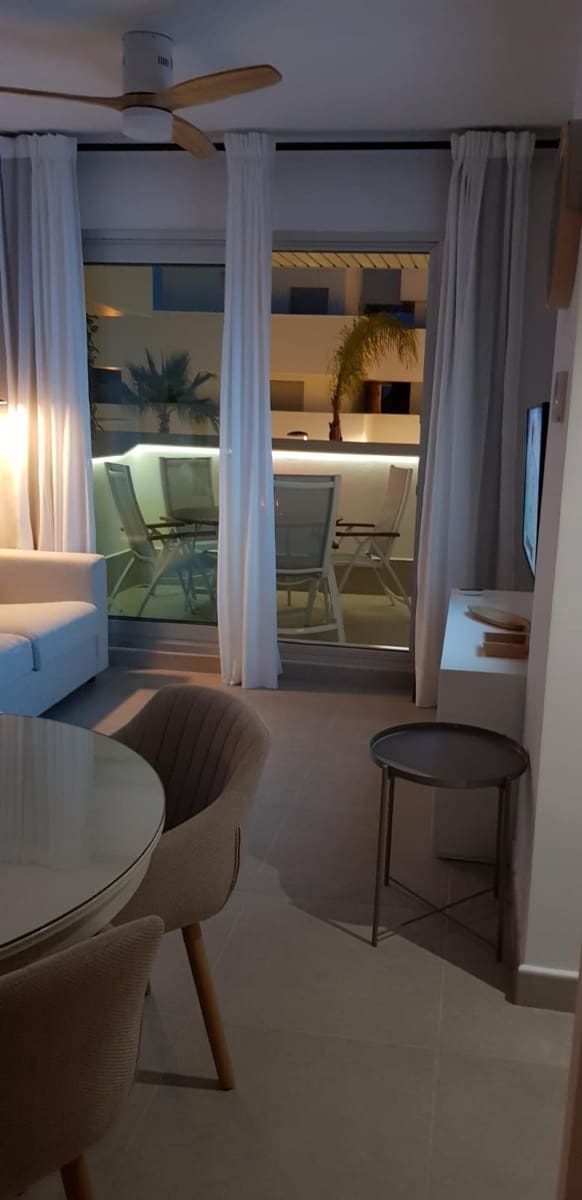 Appartement de 2 chambres à louer à Rota avec piscine garage - 1 440 € (Ref: 9806069)