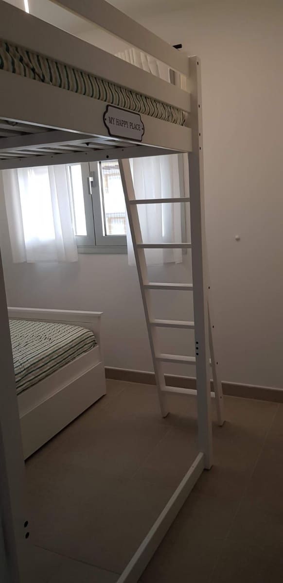 Appartement de 2 chambres à louer à Rota avec piscine garage - 1 440 € (Ref: 9806069)