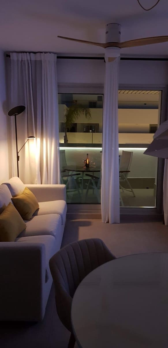 Appartement de 2 chambres à louer à Rota avec piscine garage - 1 440 € (Ref: 9806069)