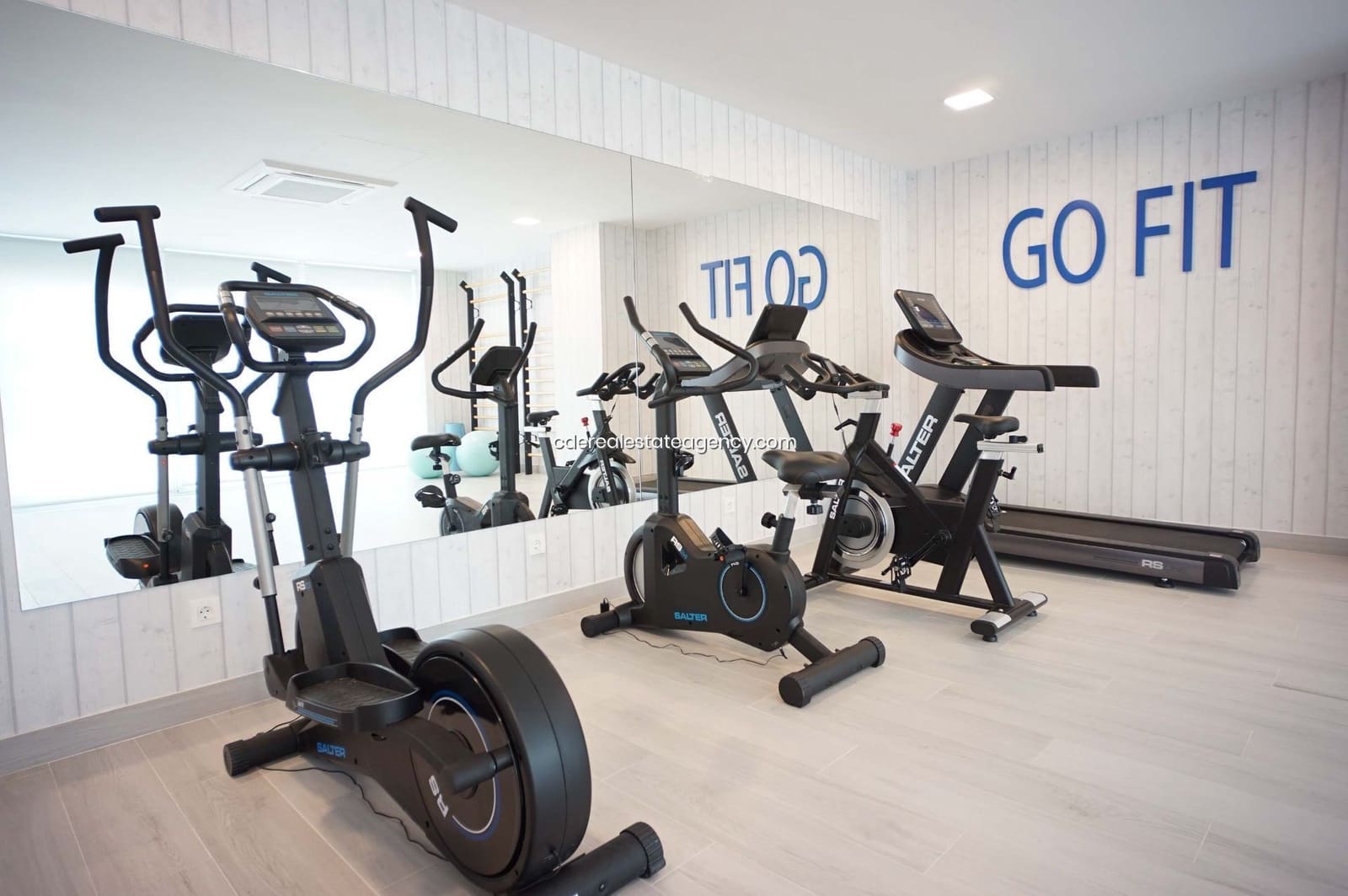 Appartement de 2 chambres à louer à Rota avec piscine garage - 1 440 € (Ref: 9806069)