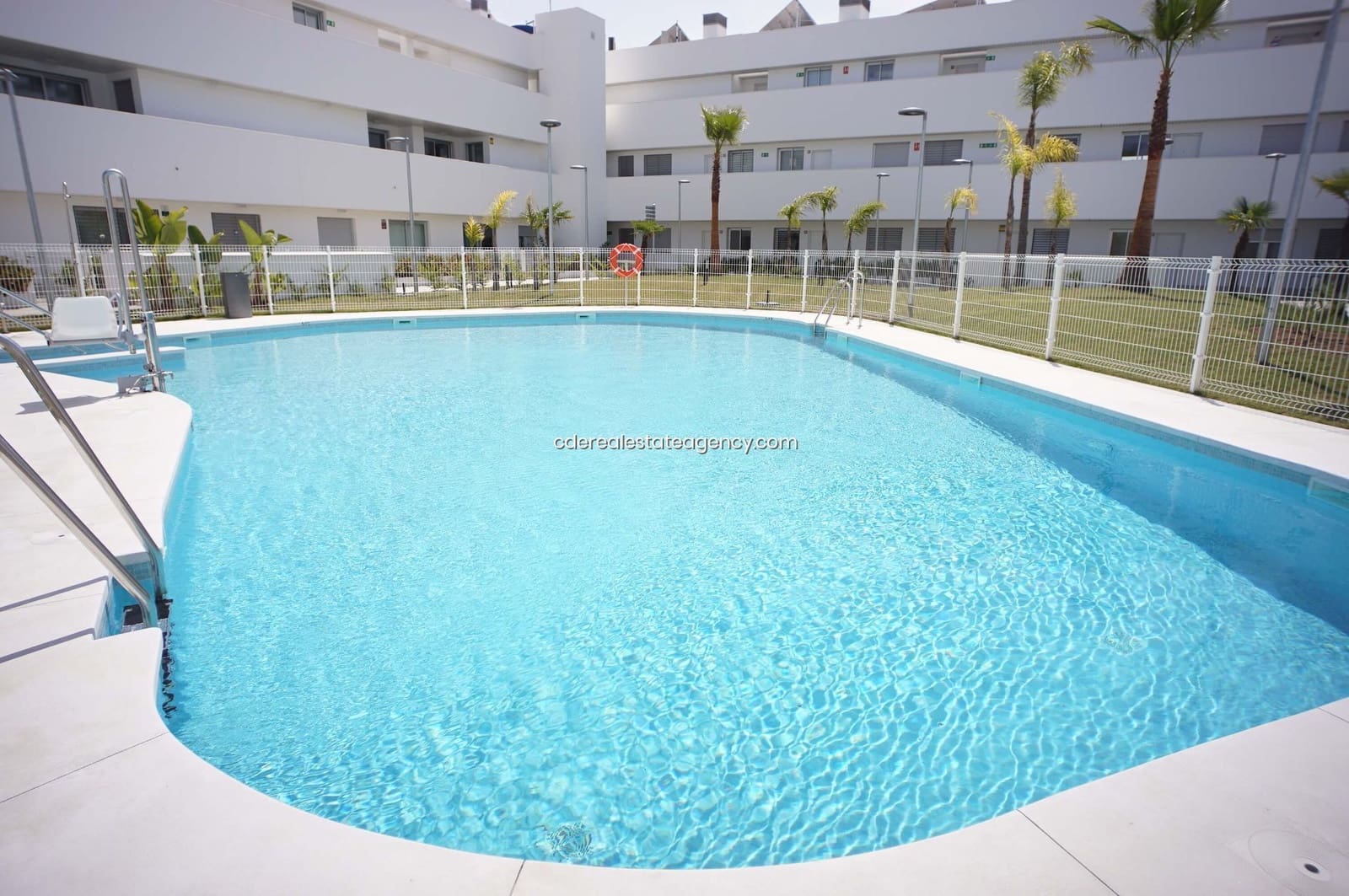 Appartement de 2 chambres à louer à Rota avec piscine garage - 1 440 € (Ref: 9806069)