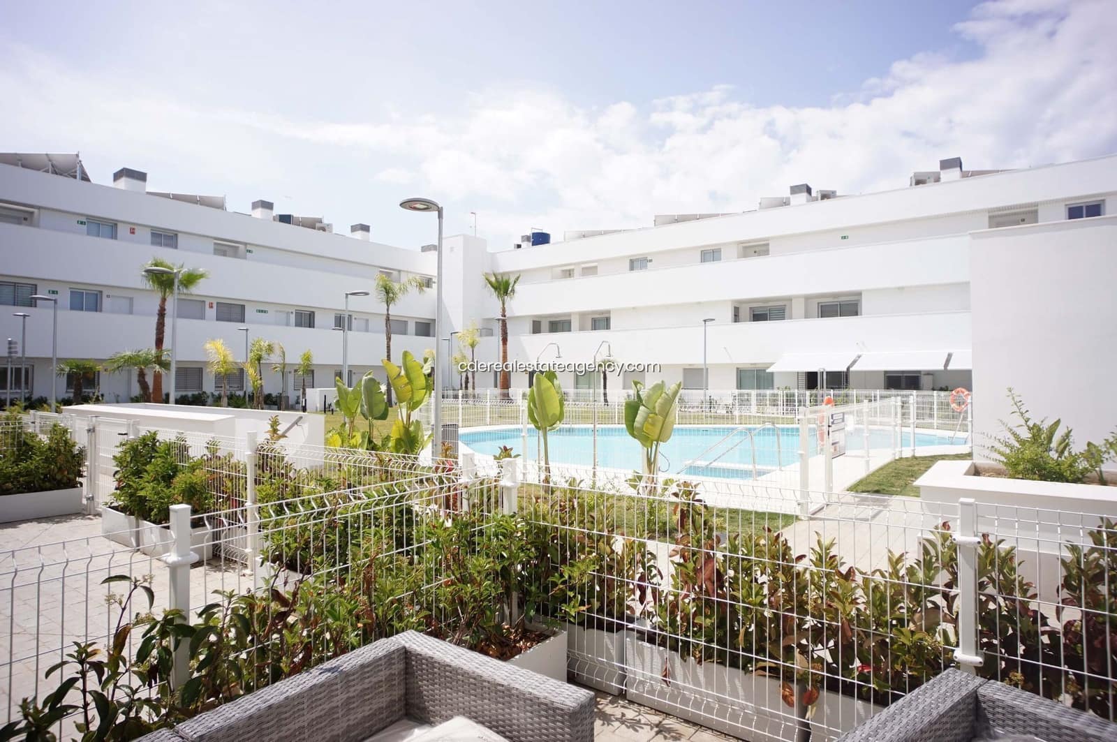 Appartement de 2 chambres à louer à Rota avec piscine garage - 1 440 € (Ref: 9806069)