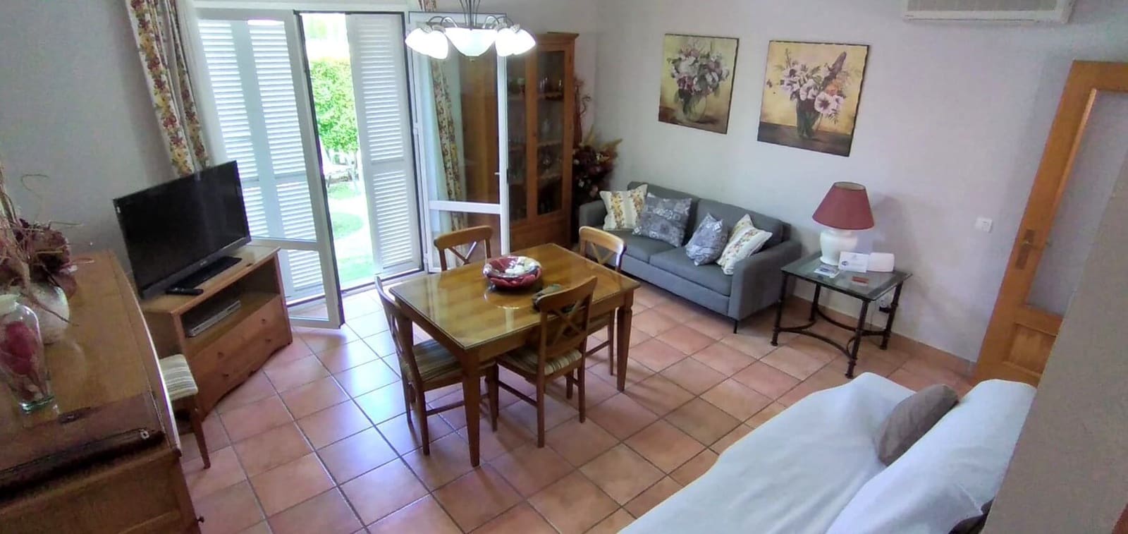 3 camera da letto Villetta Bifamiliare da affittare in Rota con piscina garage - 1.600 € (Rif: 9806070)