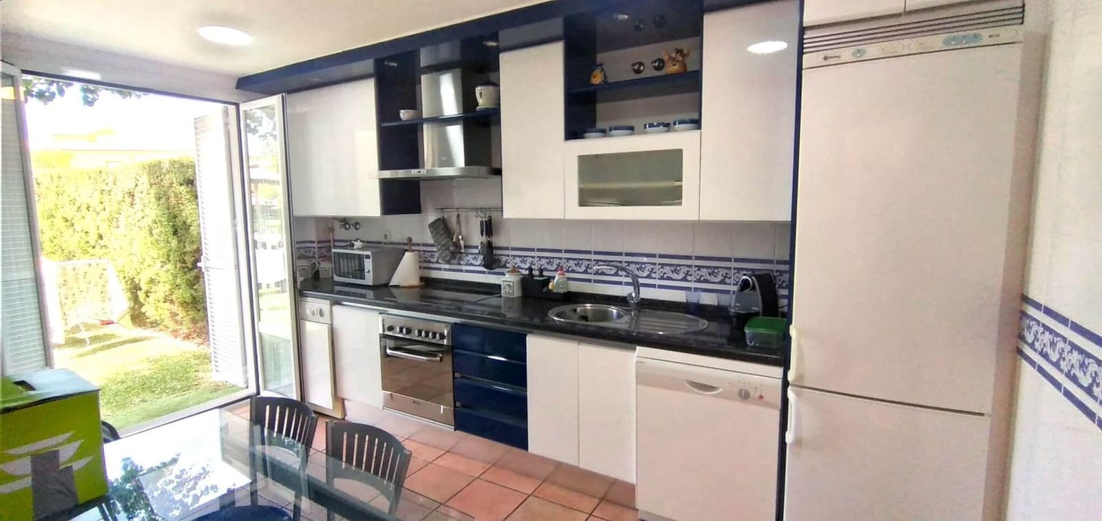 3 camera da letto Villetta Bifamiliare da affittare in Rota con piscina garage - 1.600 € (Rif: 9806070)